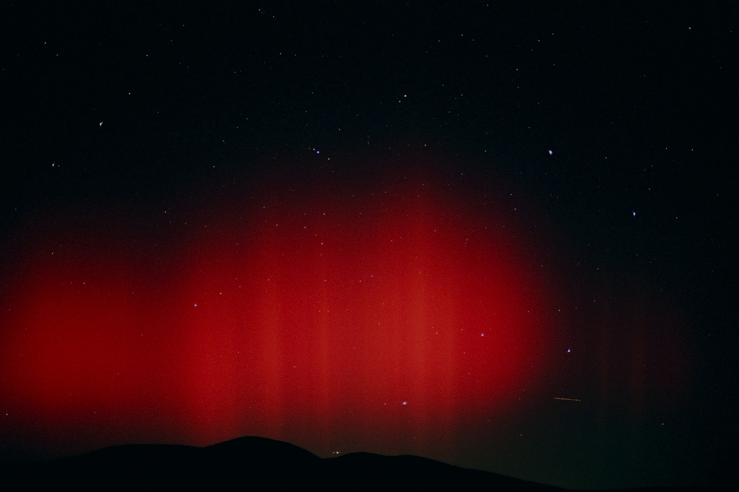 California Northern Lights: Red Aurora on October 29, 2003