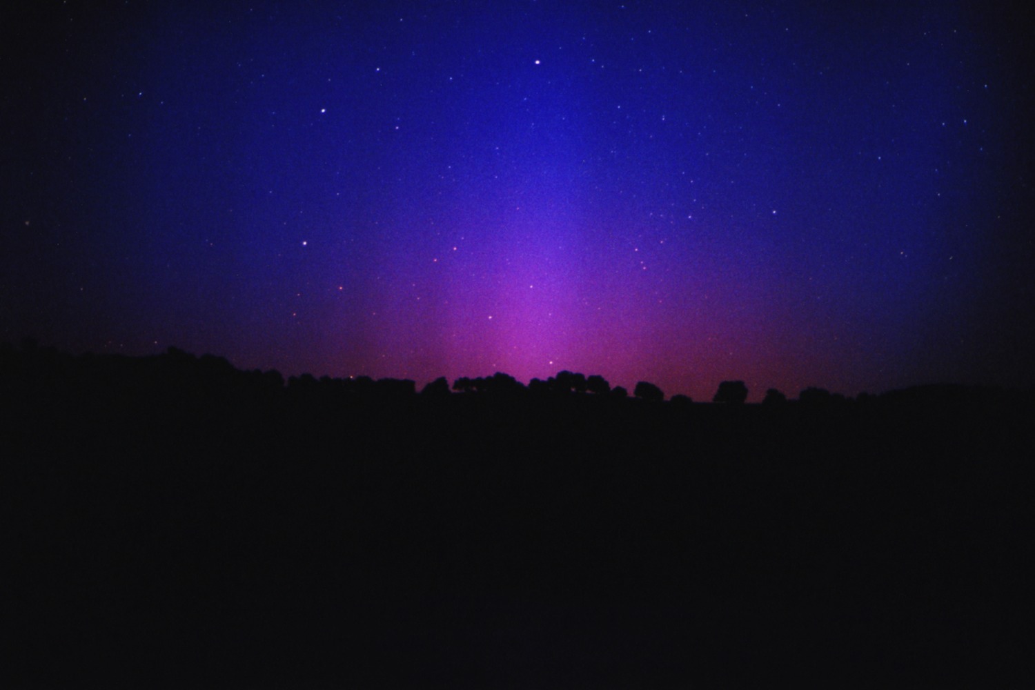 California Northern Lights: Red-Blue Aurora on July 27, 2004
